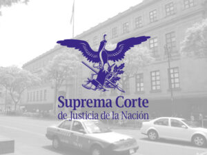Logo de la Suprema Corte de Justicia de la Nación avec le Siège de la Cour suprême de justice de la Nation en fond.