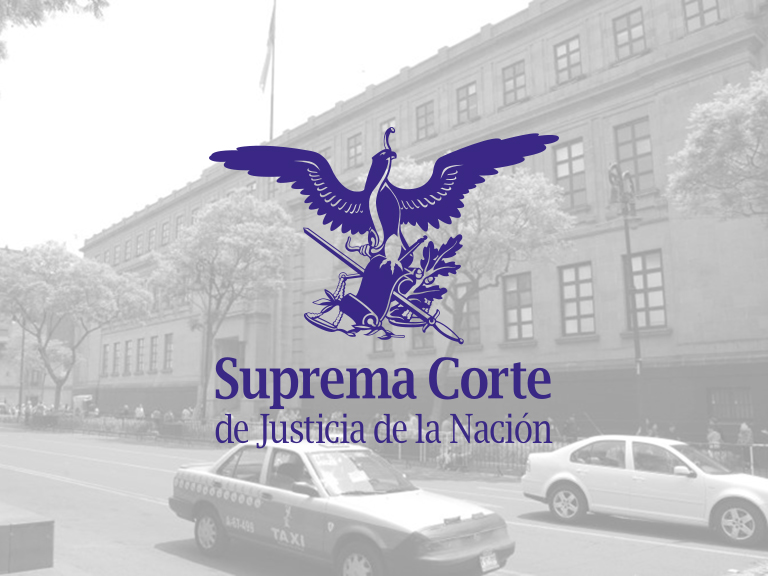 Logo de la Suprema Corte de Justicia de la Nación avec le Siège de la Cour suprême de justice de la Nation en fond.