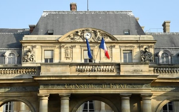Le Conseil d'État est la plus haute juridiction de l'ordre administratif.